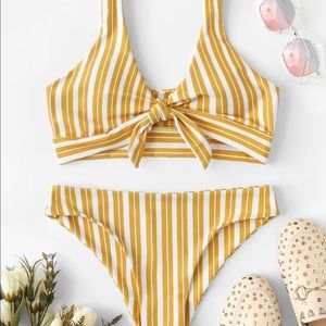 ‫Random Striped Knot Front Bikini Set